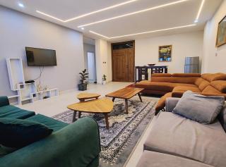 Comfy Two Bedrooms Apartment - 4