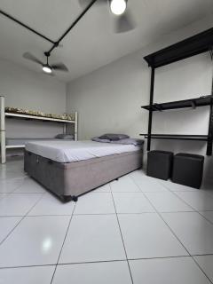 Apto em prédio frente a praia, 1 quarto, com garagem coberta, local privilegiado - 4