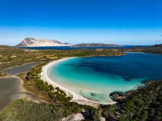 ISA-apartments with air conditioning and private outdoor space in San Teodoro - 4