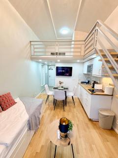 Cozy museum view studio 104 - 9