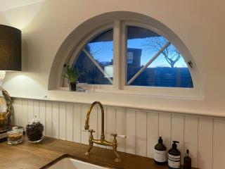 Seaside Hotel-Inspired Home With Sea View - 3