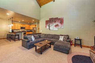 Bear Bottom Lodge - 2