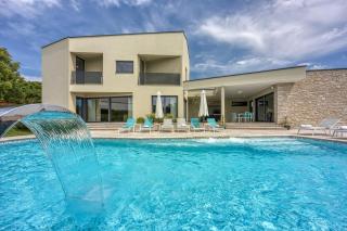 Contemporary Villa Nada with Pool and Sauna - 0
