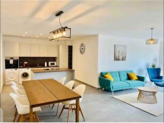 Urban Elegance 2BR Retreat in Luxembourg city - 2