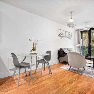 Stylish City Centre Apartment - Chinatown - Balcony - Secure Parking - Netflix 16ARC - 3