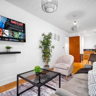 Stylish City Centre Apartment - Chinatown - Balcony - Secure Parking - Netflix 16ARC - 0