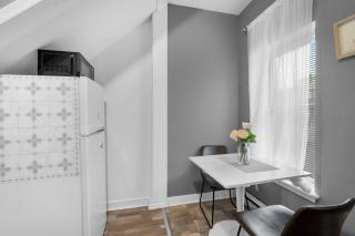 Modern 2BR 10 Mins to Metro - 5