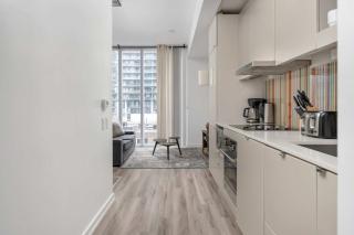 1BD next to Queen St - most ideal location - 8