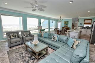 The Turtle House is beachfront and boasts an unobstructed view - 6