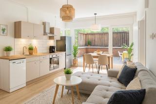 Ground Floor in Villa in Charlottenburg Garden View - 8