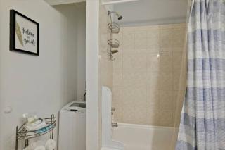 Renovated 2BR w Amenities - 5