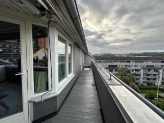 Fin og romslig leilighet midt i byen - 9