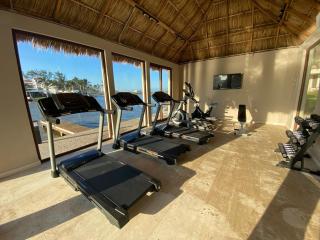 Family Sea View 3 TVs Pool Gym - 4