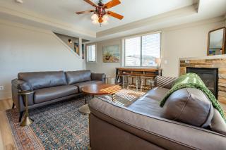 Waterfront Links - 1