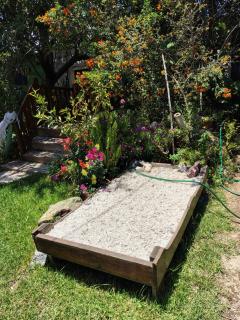 Cabaña en el centro de un huerto - 1