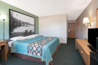 Super 8 by Wyndham Milbank SD - 6