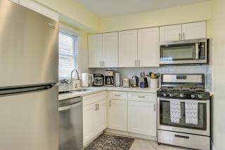 6 Mi to Lower Manhattan Pet-Friendly Apt! - 1