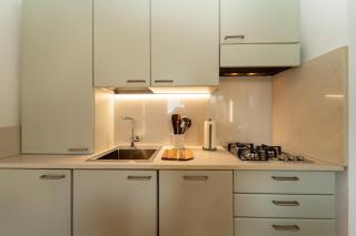 Bright apartment with private garage - 9