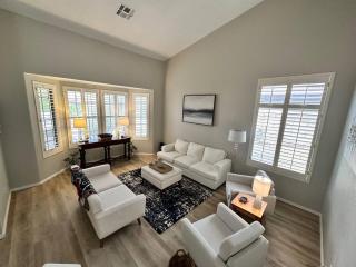 Desert Oasis 4BD 3BA, Lux Resort Pool in Mesa, AZ - 5