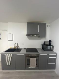 Cozy and practical 2-bedroom apartment - 4