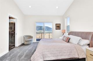 BMS14 Luxurious Scenic Retreat in Eden - 2