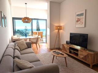 Breathtaking Oceanfront Living, Sunset Facing 3-Bedroom Flat in Acqua Residences - 1