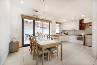 Chuỗi Villa 5-10 Phòng Ngủ Bãi Cháy Hạ Long - Gần Biển - 9