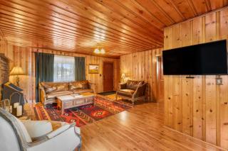 Cozy Cabin in the Pines w Grill Outdoor Dining - 5