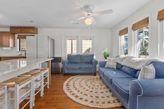 The Ugly Dolphin a Stylish Home for 12 - 2