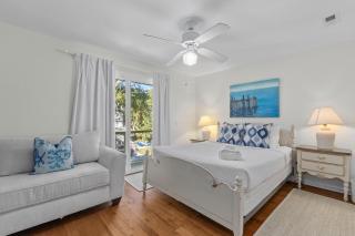 The Ugly Dolphin a Stylish Home for 12 - 6