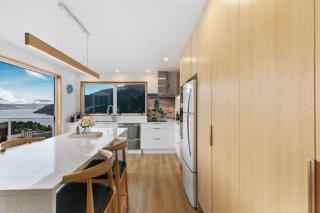 Top of the town Queenstown - 1