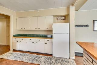 Walk to Medina Square, Historic 1880 Home - 1