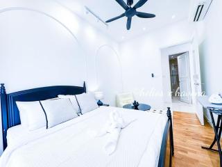 Paradigm 3BR Chic Designer byHS - 1