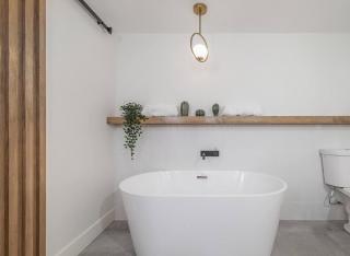 Contemporary Oaks | Heated Pool + Screened Lanai - 9