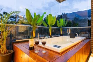 Skyline View, Private Jacuzzi, AC and King Bed - 6