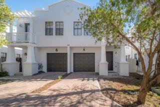 Centrally Located SOHO Retreat Walk to UT & Dining - 8