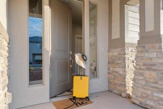 Zion Village Resort 2053 Brand New Home!! Private Pool, Hot Tub, and 35mins from Zion National Park - Hurricane - 2