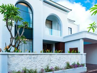 Private Pool, Fast Wifi, Full Kitchen, Min to Beach - 6