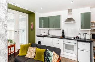 City Centre Apartment with Parking, King Bed and Terrace - 7