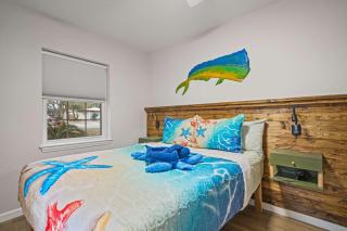 Coastal Home Family Friendly 2 Miles to Beach - 6