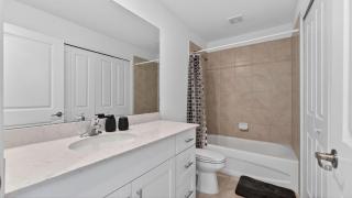 Sunny Escape Fresh, Modern Townhome Near Beaches - 7