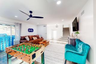 Dog-Friendly Home Saltwater Pool, Fire Pit, Games - 0
