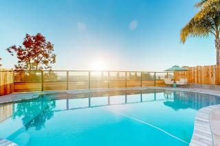 Dog-Friendly Home Saltwater Pool, Fire Pit, Games - 9