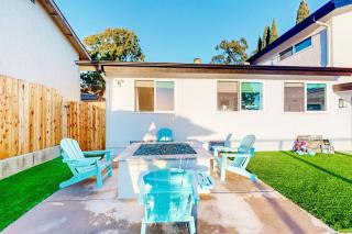 Dog-Friendly Home Saltwater Pool, Fire Pit, Games - 8