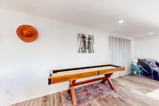 Dog-Friendly Home Saltwater Pool, Fire Pit, Games - 6