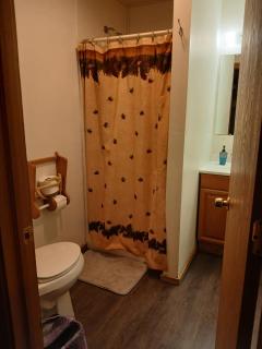 Peaceful Country Escape Pond & Private Hot Tub - 4