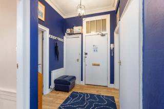 Spacious and Central city apartment - 3