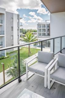 Chic Tropical Escape near Downtown - 8