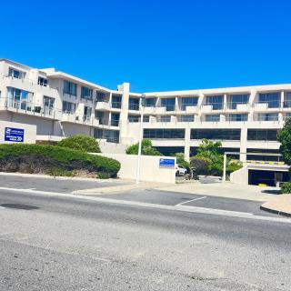 Beachfront bliss! Front row seats on Lagoon Beach - 6