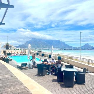 Beachfront bliss! Front row seats on Lagoon Beach - 3